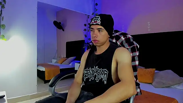 Muscle Scott online show from November 30, 2:30 pm