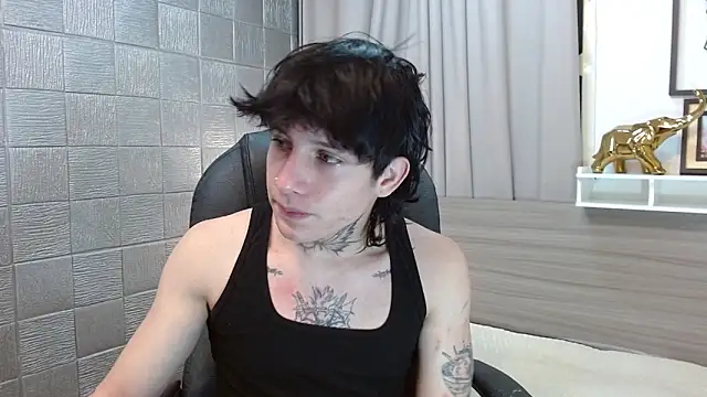 Iantwink18 online show from December 17, 9:38 am