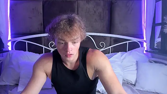 ChaseMuscular online show from October 5, 3:49 pm