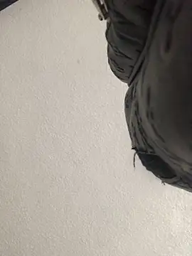 criss zuri online show from February 16, 1:09 pm