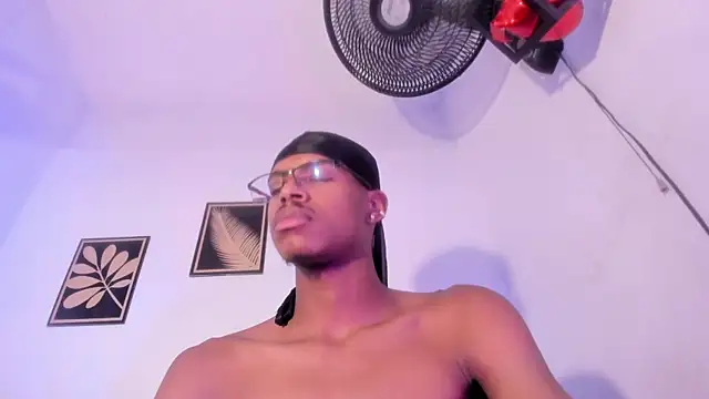 criss zuri online show from July 1, 12:39 pm