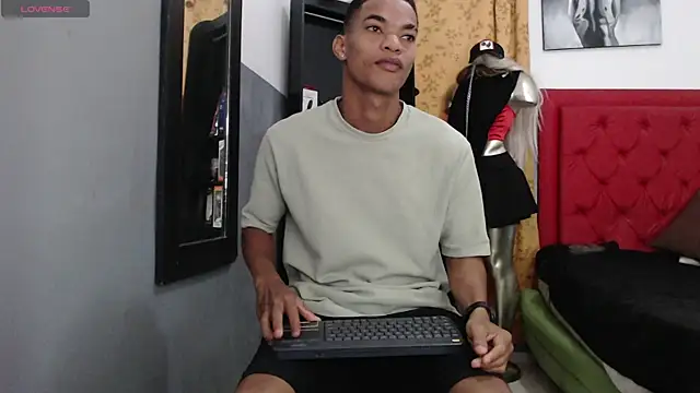 Snapshot of David_s3xy chatting on September 20, 5:24 pm David s3xy online show from September 20, 5:24 pm