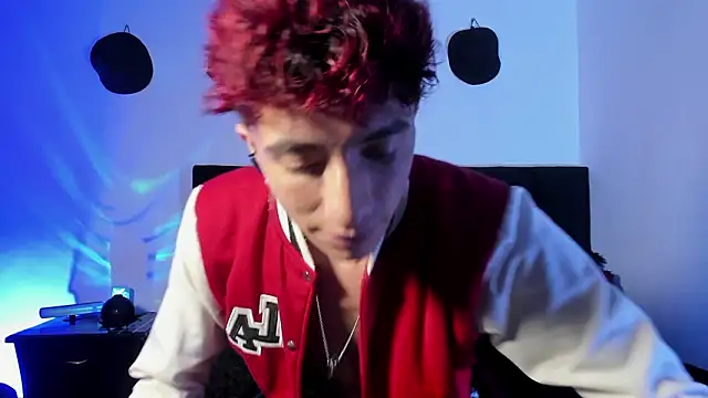 mhatias  online show from February 18, 4:21 am