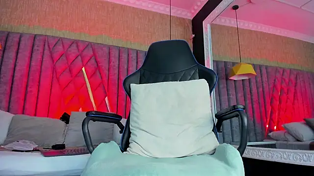 Boss Domiinator online show from November 25, 3:52 am