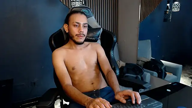 Boss Domiinator online show from September 12, 4:45 am