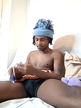 DarkSkinStroker online show from February 15, 9:45 pm