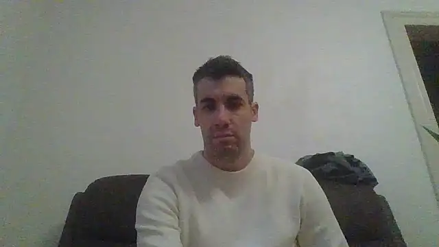 JulioIsHere4you online show from December 16, 7:59 am