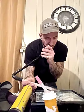 Mrluckstick online show from January 6, 7:40 pm