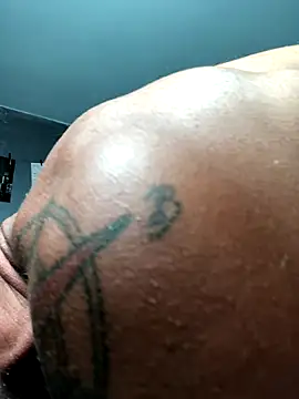 Snapshot of MatteoDom85 chatting on September 26, 12:52 am MatteoDom85 online show from September 26, 12:52 am