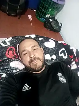 Snapshot of javi-tunene chatting on September 25, 5:28 am javi-tunene online show from September 25, 5:28 am