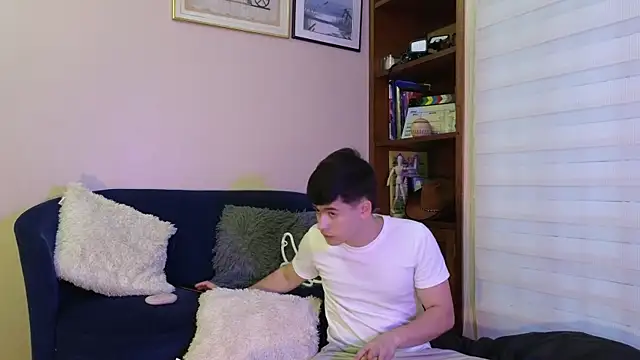 tightncuteass online show from July 29, 11:15 pm
