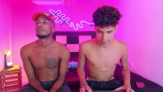 Snapshot of Lucky_boys__X chatting on December 19, 7:11 pm Lucky boys X online show from December 19, 7:11 pm