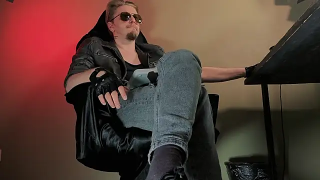 Vincent Hardman online show from February 7, 8:36 pm