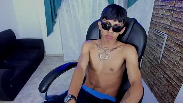 Axeel Boy online show from September 17, 4:24 am