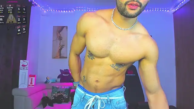 Snapshot of JordanRossie chatting on October 7, 12:04 am JordanRossie online show from October 7, 12:04 am