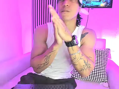 toji luxxer online show from September 21, 10:21 pm