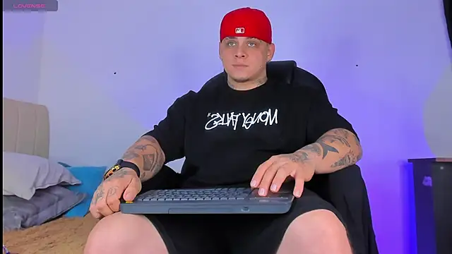 denis munera online show from October 11, 4:11 pm