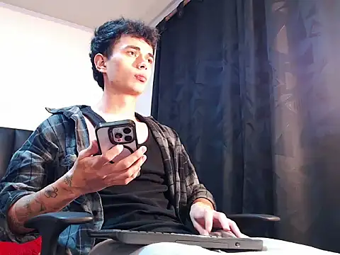 Snapshot of jaico_santos chatting on October 20, 10:46 pm jaico santos online show from October 20, 10:46 pm