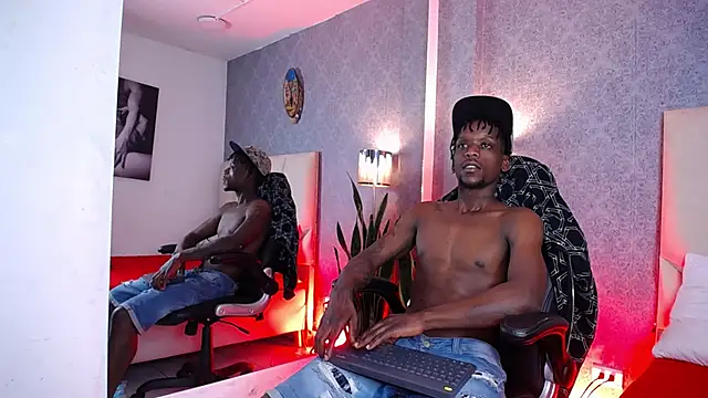 SkylerBigxxx online show from September 29, 4:00 am