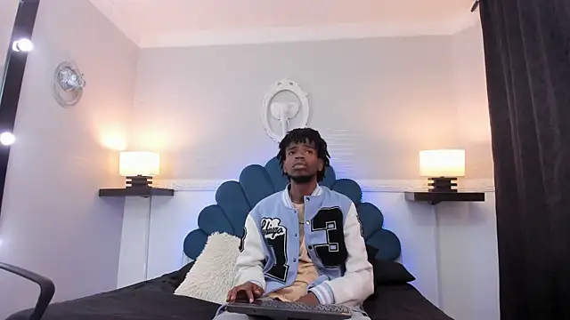 AllexJacob online show from September 29, 1:19 pm