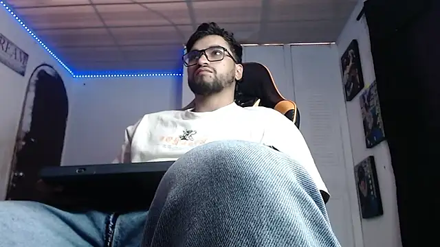 Chrys harris77 online show from December 4, 7:10 pm