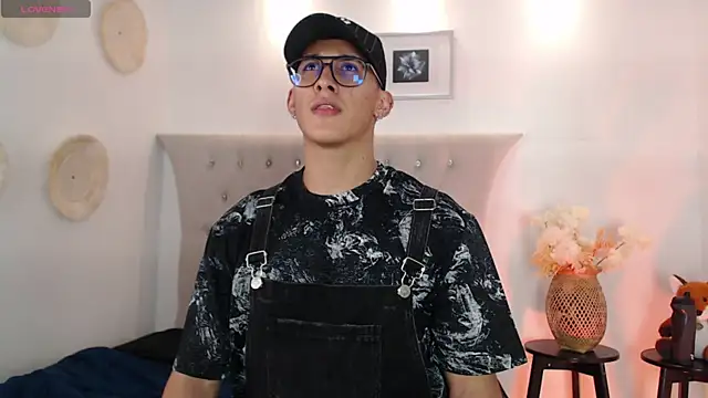 SalvadorFit online show from September 21, 8:31 pm