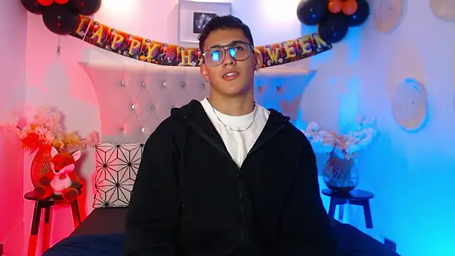 SalvadorFit online show from October 10, 8:45 pm