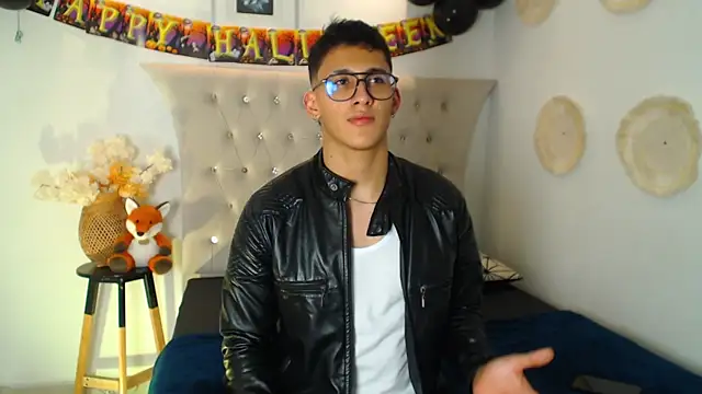 SalvadorFit online show from October 8, 9:08 pm