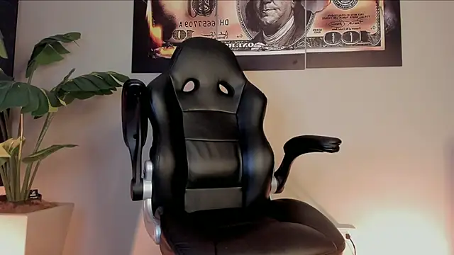 chrizmacgregor online show from February 20, 4:31 am