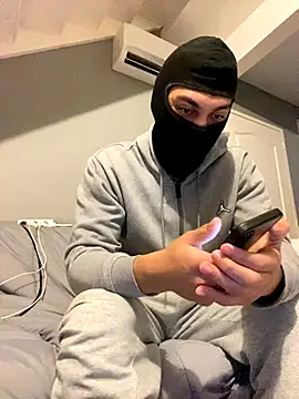 Ryan2205 online show from November 10, 11:04 am