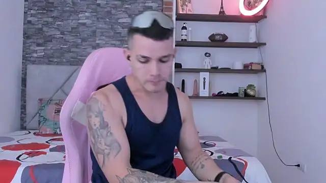 BooyHott  online show from February 1, 7:34 pm