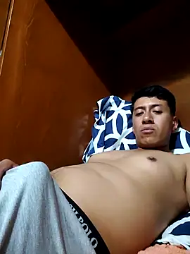 Carlos27hot online show from November 20, 7:18 am