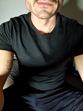 giovan2020 online show from February 6, 9:23 pm