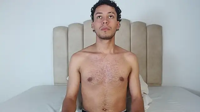 aroncooper1 online show from November 18, 9:46 am