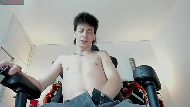 iammariano online show from December 4, 4:19 am