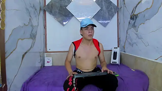 ALEX MILLER25 online show from September 26, 8:28 pm