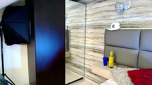 Lovers 21 online show from November 15, 3:30 am