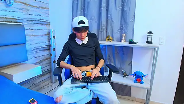 Lovers 21 online show from October 15, 9:22 pm