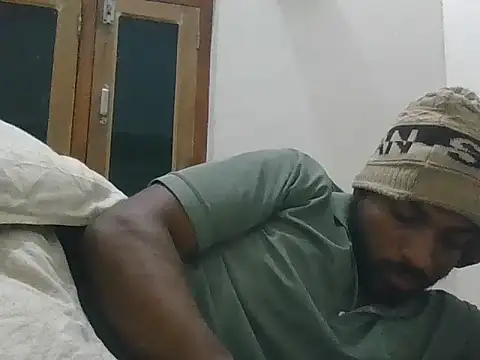 Raw12499 online show from December 19, 5:43 pm