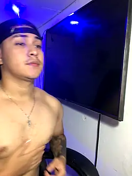 loki32men online show from October 9, 5:01 am