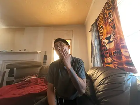 ThrowedWorldWide online show from March 4, 4:03 pm