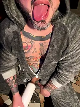 marcotatuatooo online show from January 12, 9:41 pm