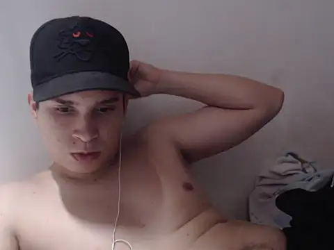 Snapshot of Alexhot2026 chatting on October 28, 6:32 pm Alexhot2026 online show from October 28, 6:32 pm