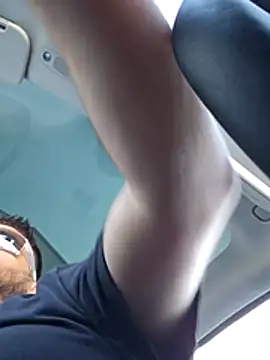 Roddog18 online show from March 11, 4:14 pm