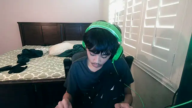 youngasianboy2007 online show from April 14, 10:20 pm