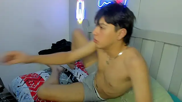 StiwenTwink online show from October 31, 4:10 pm