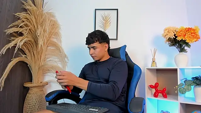 Thiago Connor21 online show from April 5, 8:27 pm