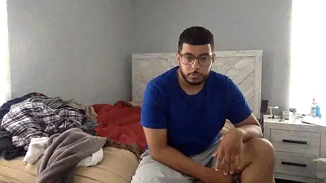 Zaktheman2001 online show from August 1, 2:16 pm