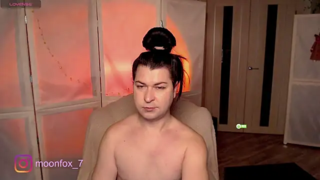 micromouse mo online show from January 9, 8:33 pm