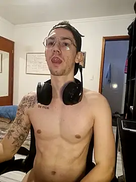 SweetGoodBoy22 online show from November 8, 8:01 pm